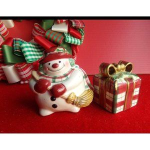 SALT & PEPPER Shaker ~~  Snowman and Gift,  Fitz and Floyd  Plaid Christmas
